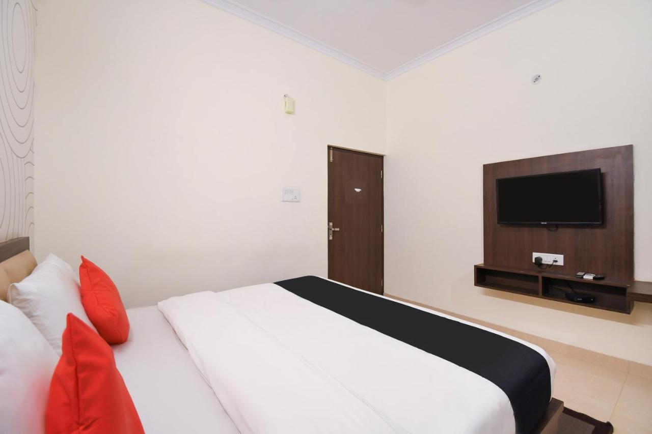 Capital O 70097 Sudha Inn Chinhat Exterior photo